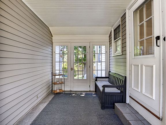 5th image of 90 Lowell St
