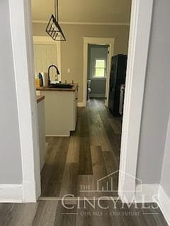 4th image of 612 Young St