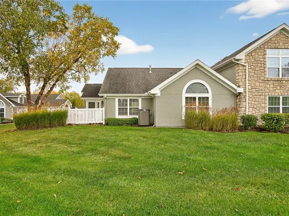 23154 W 71st Ter, Shawnee, KS 66227