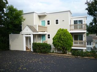 66 Ritch Ave APT 1, Greenwich, CT 06830