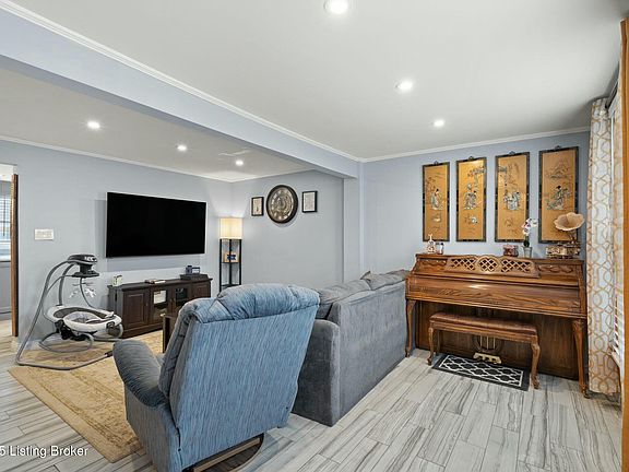 4th image of 12526 Brothers Ave