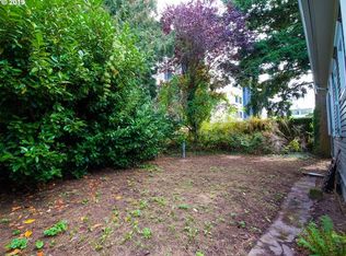 1422 SE 34th Ave #1, Portland, OR 97214