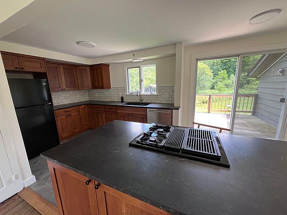 2nd image of 185 Level Green Rd