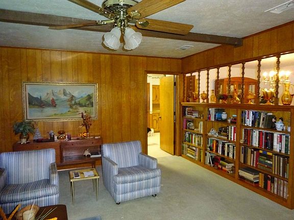 4th image of 908 Lancaster Park Dr