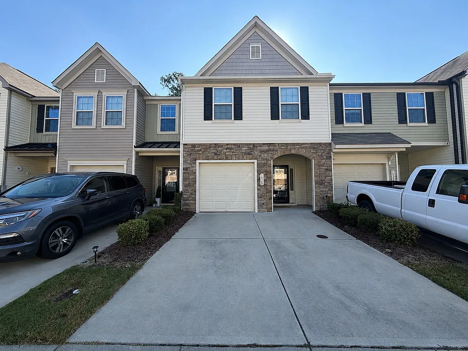 1022 Grand Ridge Dr