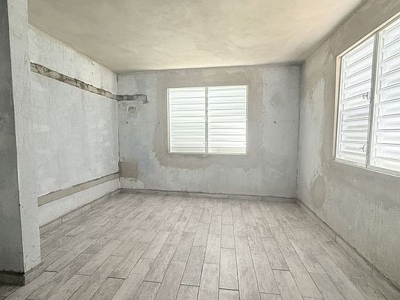 4th image of Parc Rayo Guaras Calle Sierra #33