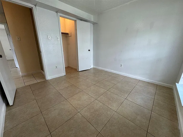 4703 Rivertree Ln — Photo 13