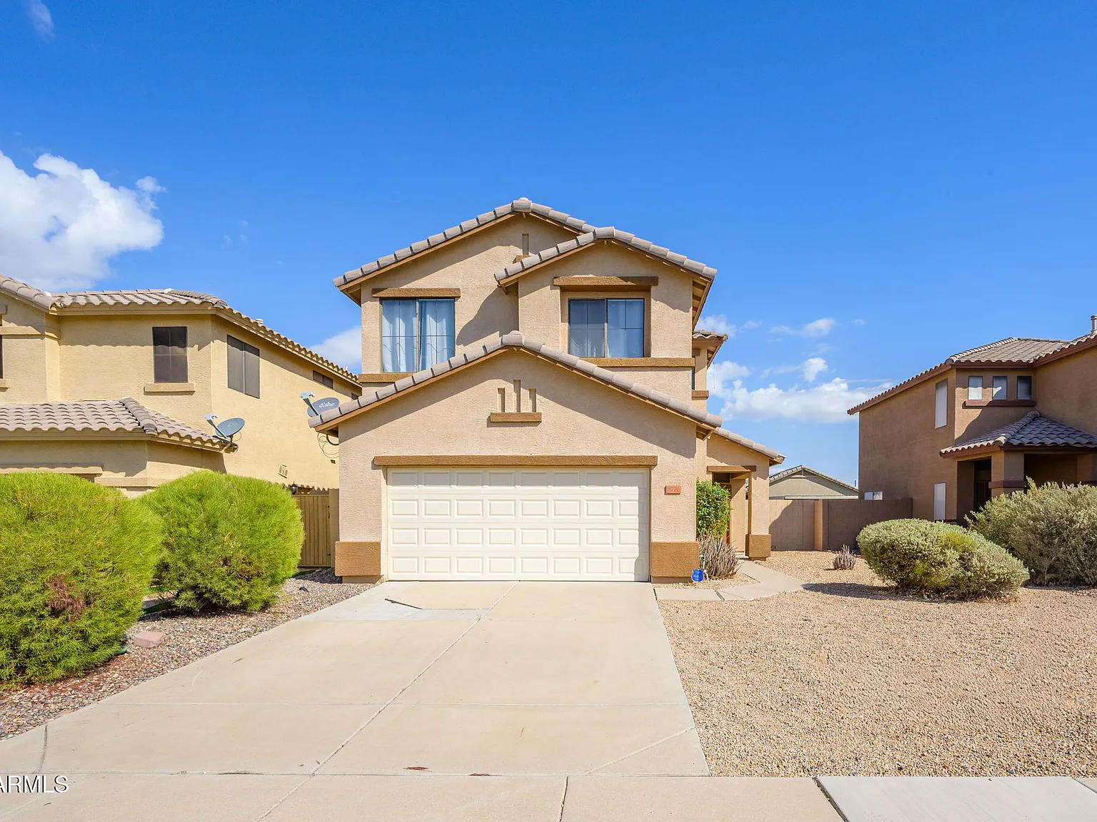 4 bed, 2.5 bath, 1818 sqft, $2,500 — Photo 2