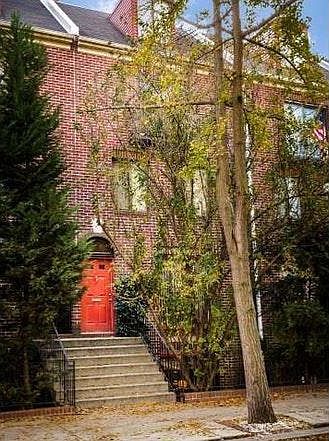 Pine St Entrance