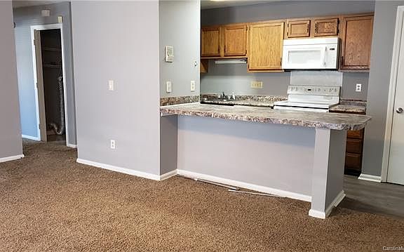 2nd image of 6130 Meadow Rose Ln