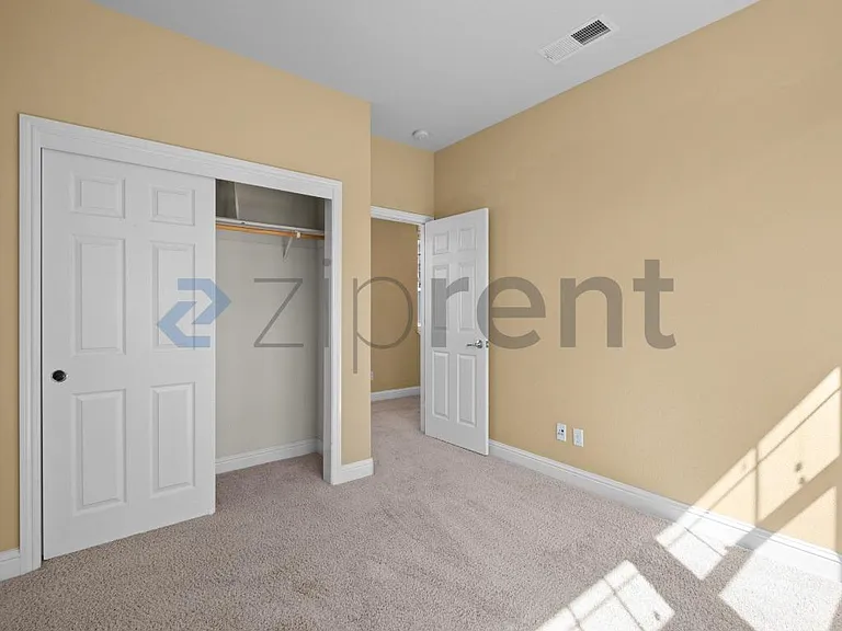 139 N Lafayette St — Photo 19