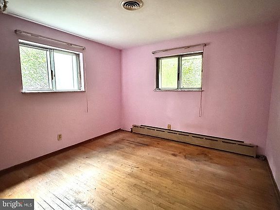 5th image of 420 Chapel Hill Rd