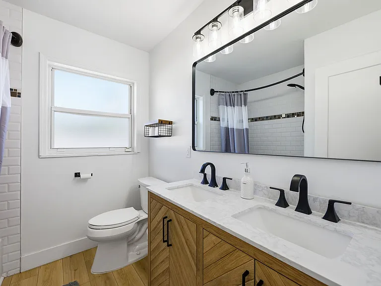 4310 W Carmen St — Photo 9