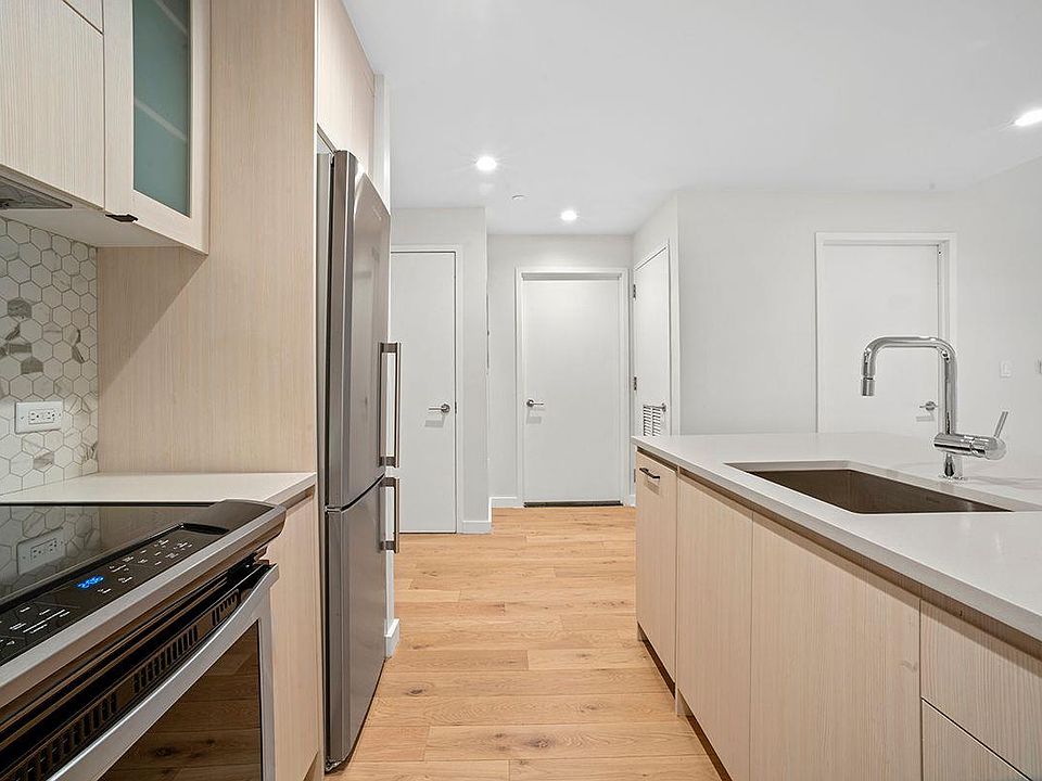 1st image of 555 Waverly Ave APT 5X