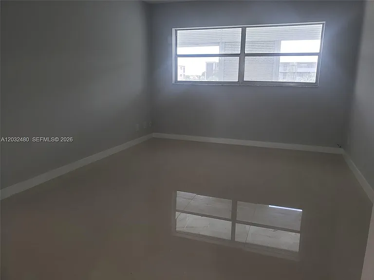 4700 Washington St #404 — Photo 7