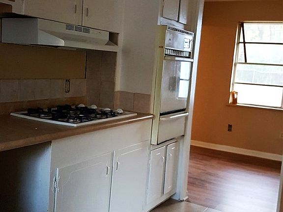 4th image of 2933 Hoyte Dr