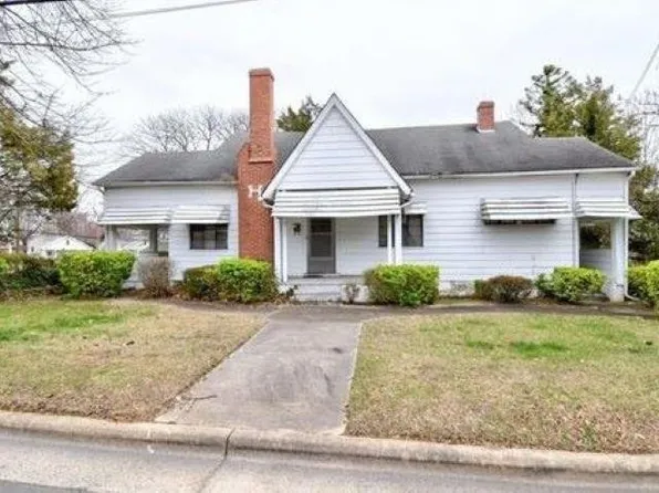 712 S Main St, Roxboro, NC 27573