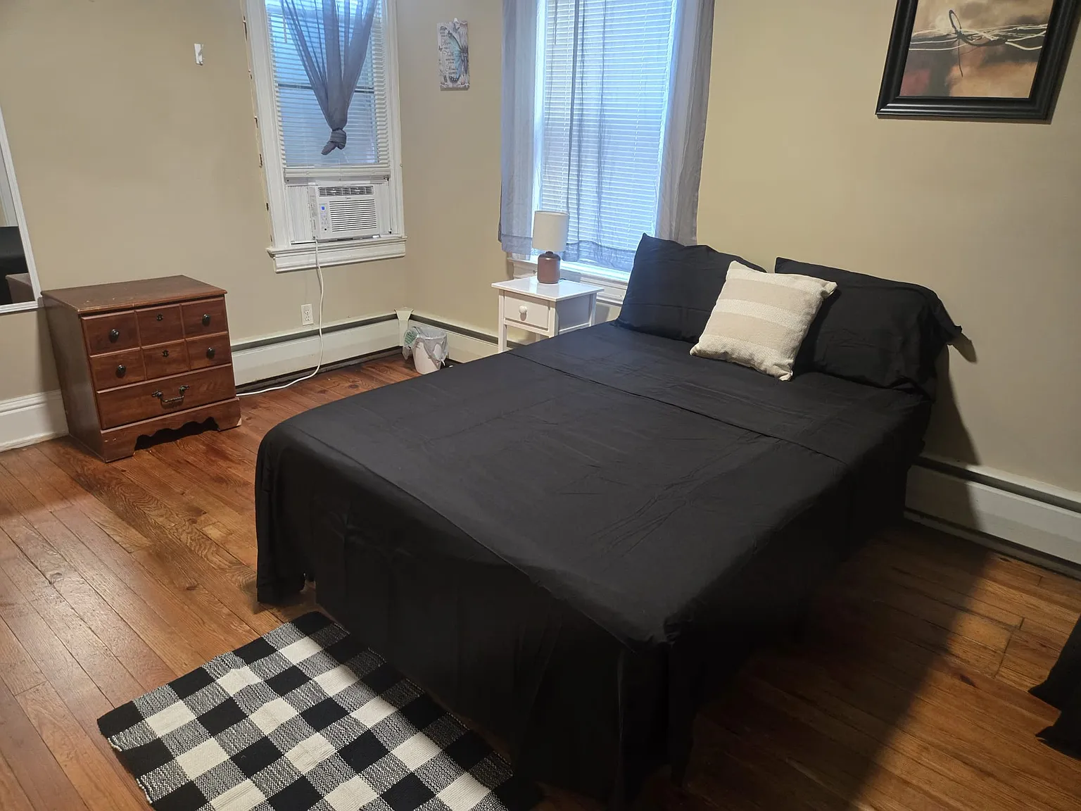6 bed, 2058 sqft, $800 — Photo 4