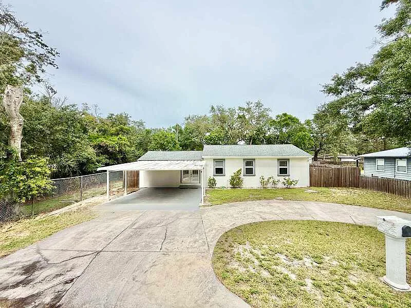 3 bed, 2.0 bath, 1208 sqft, $2,895 — Photo 3