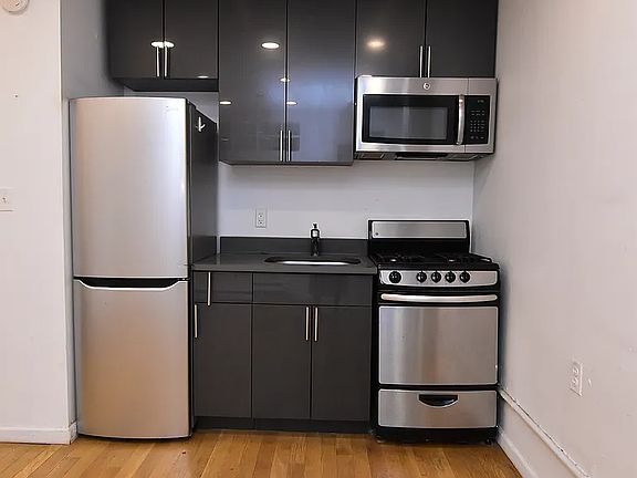 4th image of 120 Ridge St APT 3B