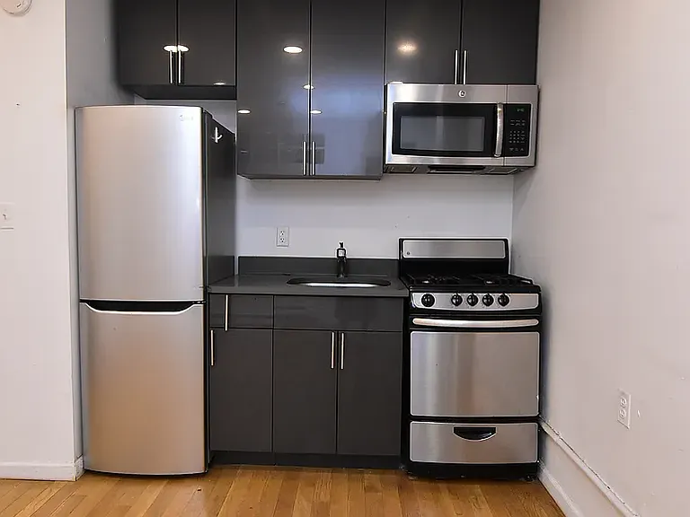 120 Ridge St #3B — Photo 4