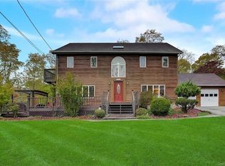 19 Canterbury Rd, Highland Falls, NY 10928