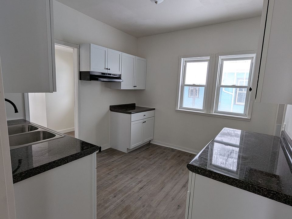 1st image of 690 Garson Ave