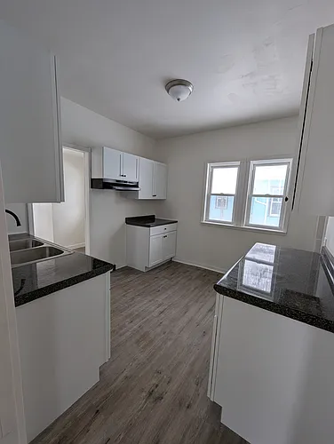 690 Garson Ave Photo 1