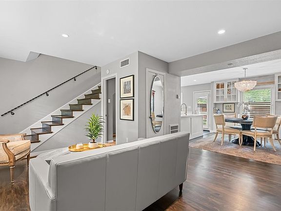 3rd image of 6480 Bordeaux Ave #6480