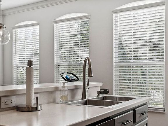 5th image of 3021 Pointeview Dr