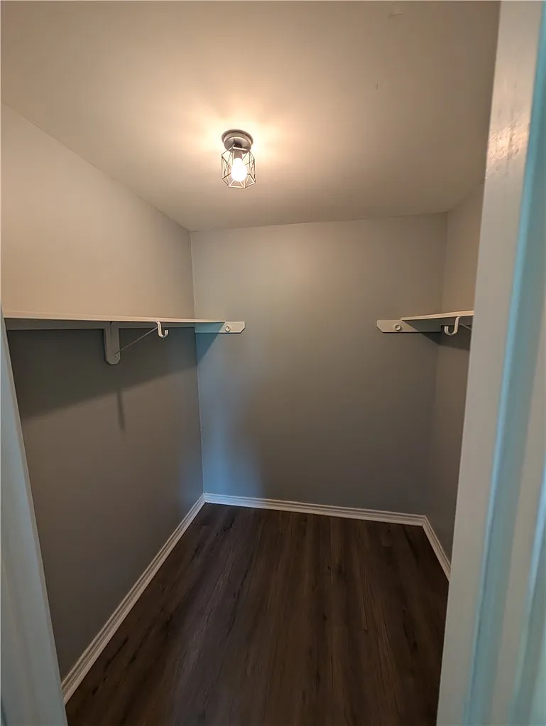 3 bed, 1280 sqft, $2,000 — Photo 4