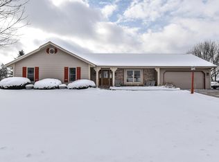 W160N10527 Old Farm Rd, Germantown, WI 53022