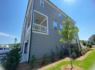 718 Umber Dr, Cary, NC 27519