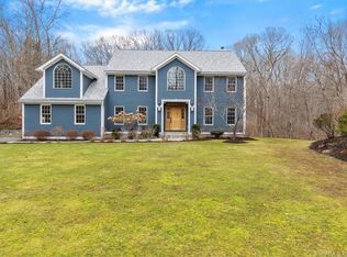 12 Brook Ln, Guilford, CT 06437