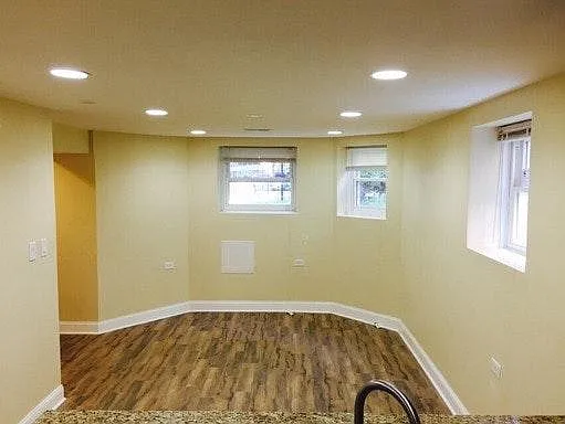 Building Photo - 2444 N Tripp Ave #G