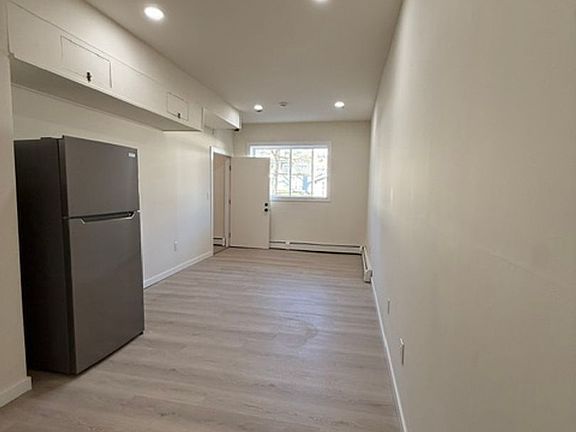 2nd image of 75 South Ave #9
