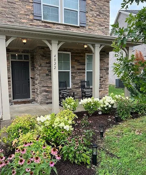 4822 Genoa Dr — Photo 2