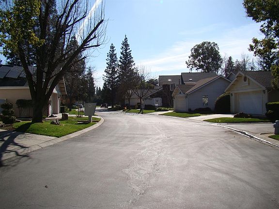 4th image of 9172 N Woodlawn Dr