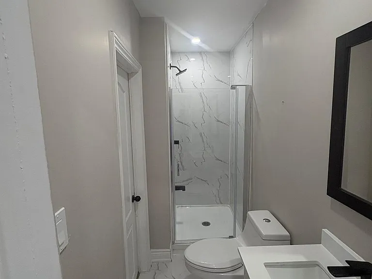123 Charles St E — Photo 6
