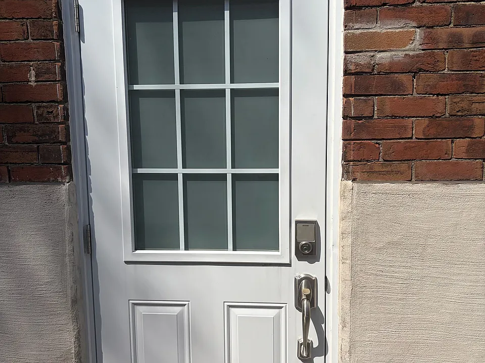 15 Denison Rd E