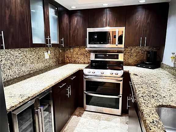 2nd image of 800 N Miami Ave #405