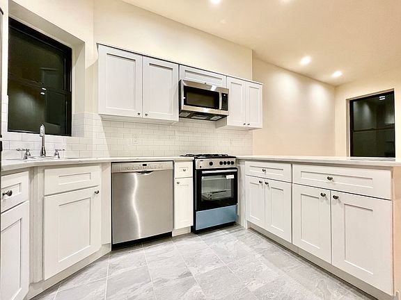5th image of 322 E 34th St #5F