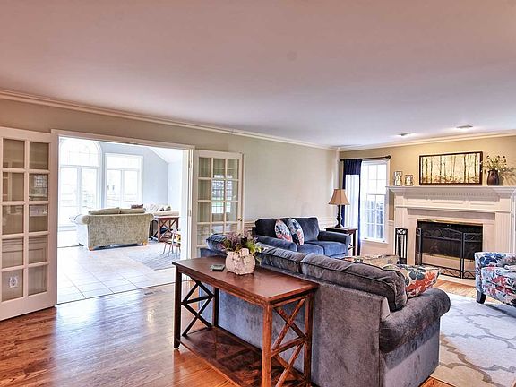 4th image of 509 Sandalwood Dr