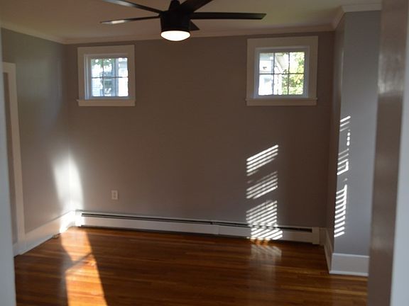 5th image of 154 Lincoln St #1