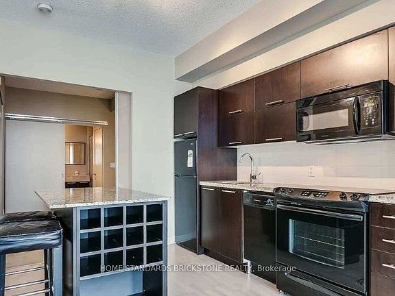 3rd image of 21 Nelson St #709