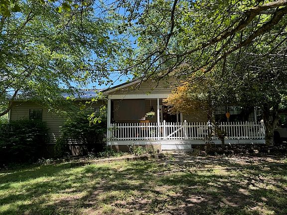 3rd image of 7585 Southfork Rd