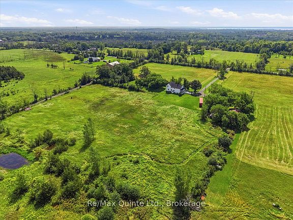 3rd image of 139 Lazier Rd