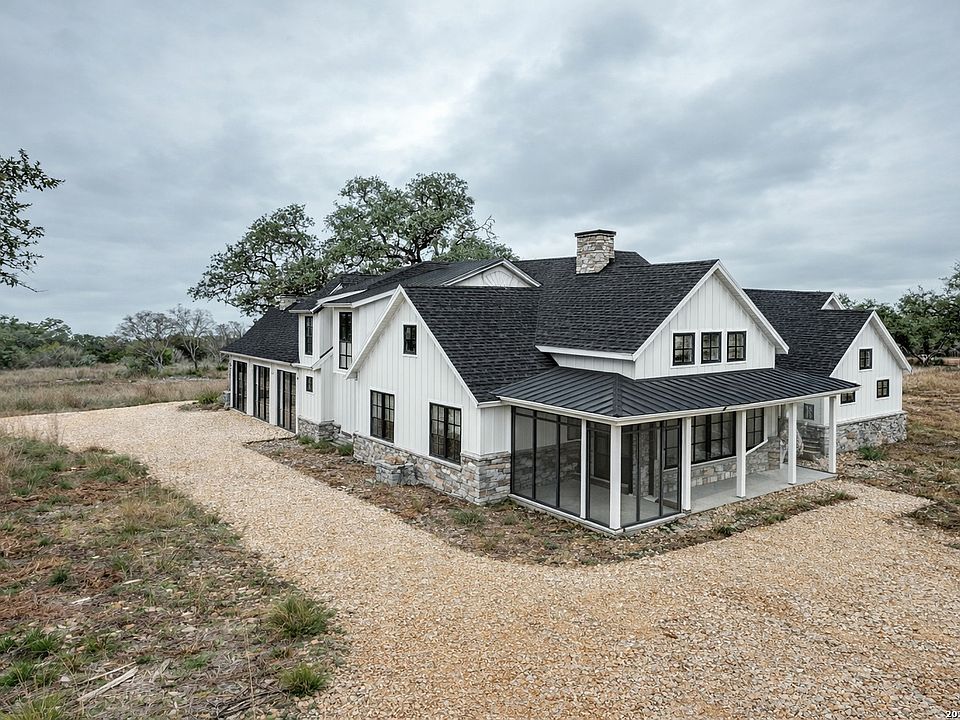 1st image of 801 Grand Oaks