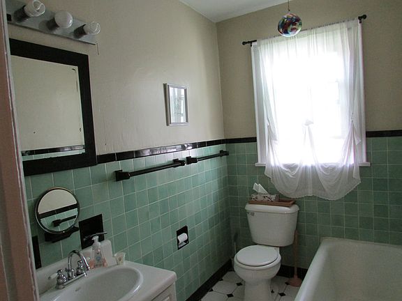 3rd image of 339 Collins Avenue # Fl 2nd