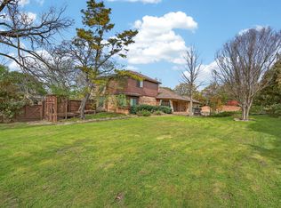 100 Castle Ct, Irving, TX 75038